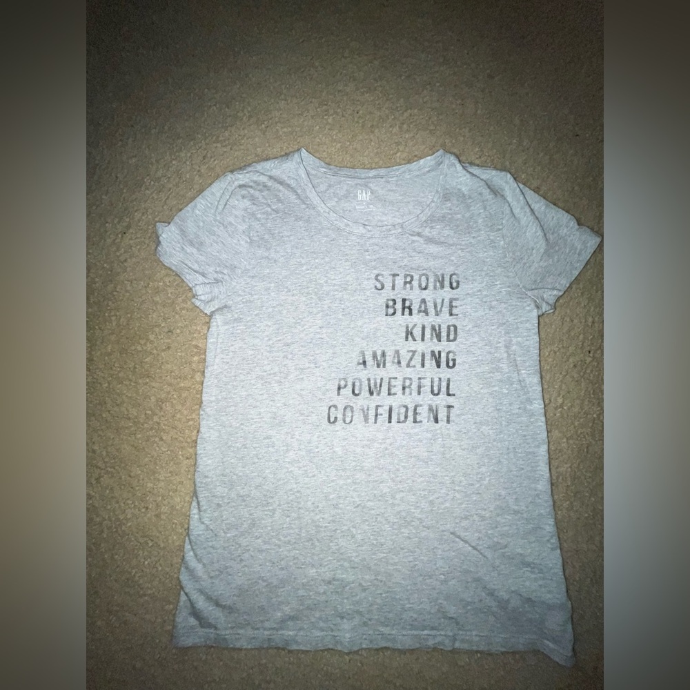 LIKE NEW Gap Women’s Day S/S Favorite Tee - Gray - Sz Medium